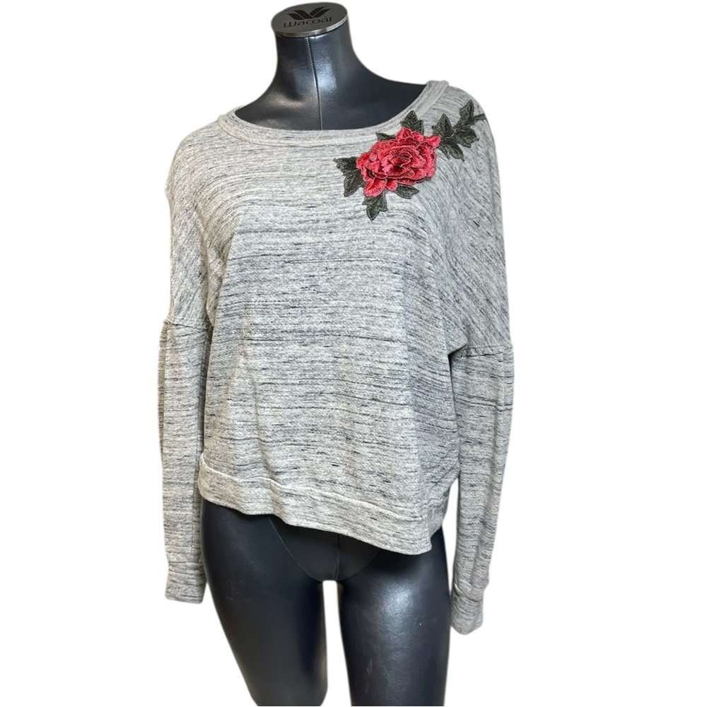Splendid Gray Women's Pullover Top Rose Floral Accent Patch Embroidered